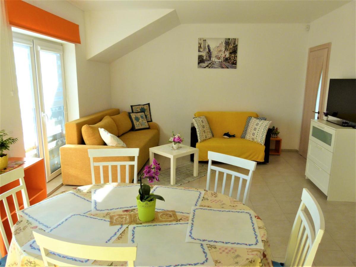 Geltoni Apartamentai Palanga Luaran gambar