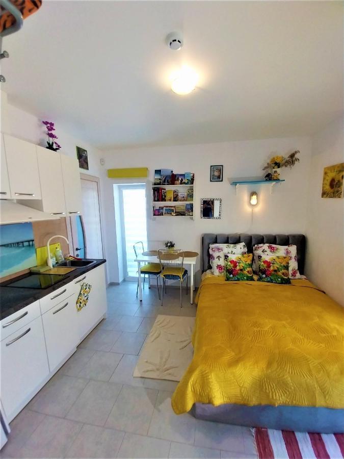 Geltoni Apartamentai Palanga Luaran gambar